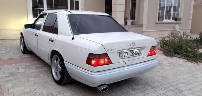 Mercedes E 220 1994, 468,000 km - 2.2 l - Bakı