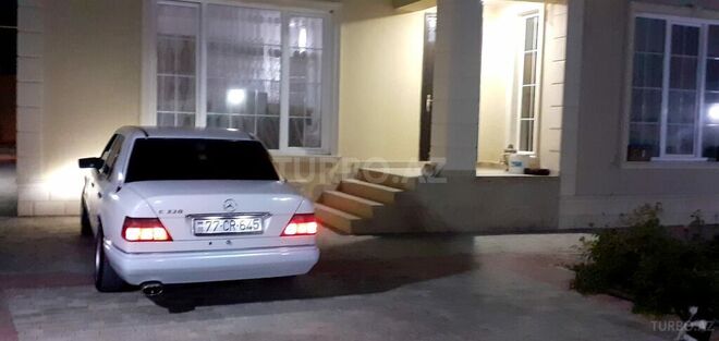 Mercedes E 220 1994, 468,000 km - 2.2 l - Bakı