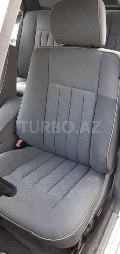 Mercedes E 220 1994, 468,000 km - 2.2 l - Bakı