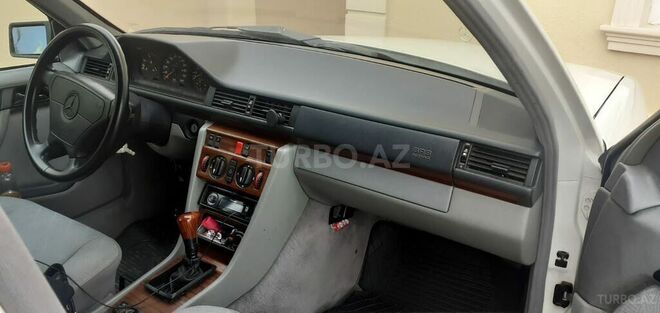 Mercedes E 220 1994, 468,000 km - 2.2 l - Bakı