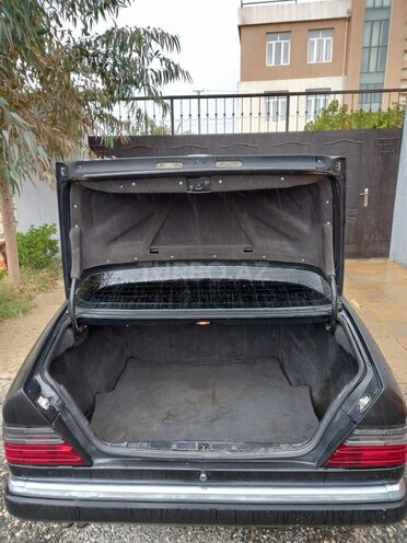 Mercedes E 250 1992, 476,682 km - 2.5 l - Bakı
