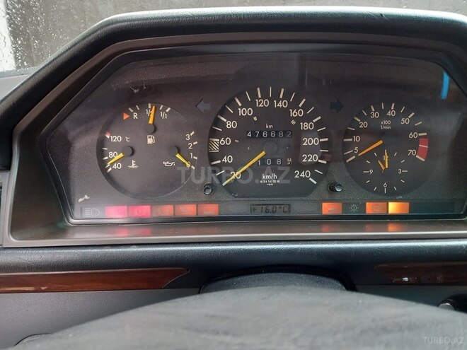 Mercedes E 250 1992, 476,682 km - 2.5 l - Bakı