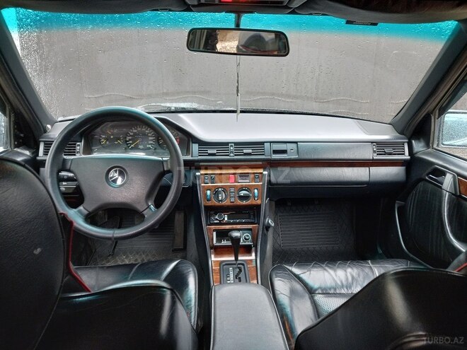 Mercedes E 250 1992, 476,682 km - 2.5 l - Bakı