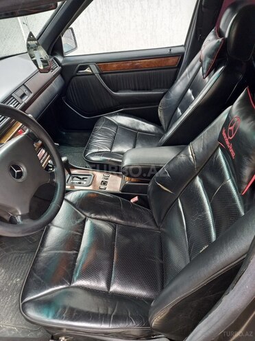 Mercedes E 250 1992, 476,682 km - 2.5 l - Bakı
