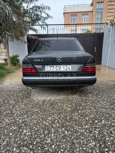 Mercedes E 250 1992, 476,682 km - 2.5 l - Bakı