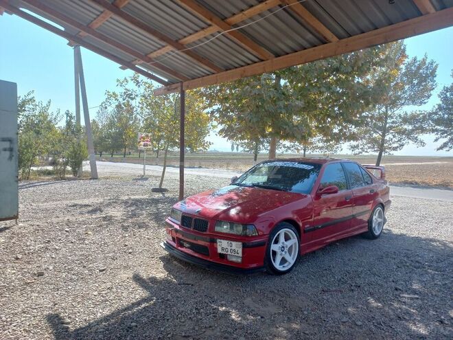 BMW 320 1992, 212,321 km - 2.0 l - Füzuli