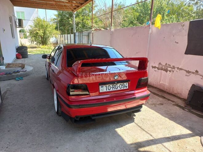 BMW 320 1992, 212,321 km - 2.0 l - Füzuli