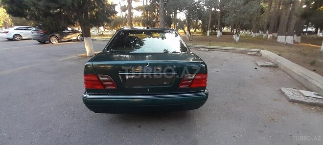 Mercedes E 220 1998, 560,000 km - 2.2 l - Sumqayıt