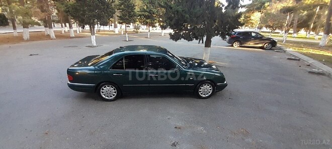 Mercedes E 220 1998, 560,000 km - 2.2 l - Sumqayıt