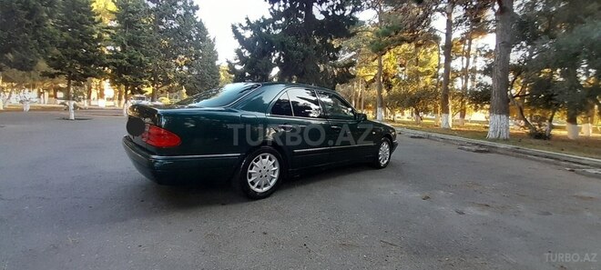 Mercedes E 220 1998, 560,000 km - 2.2 l - Sumqayıt