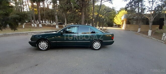 Mercedes E 220 1998, 560,000 km - 2.2 l - Sumqayıt
