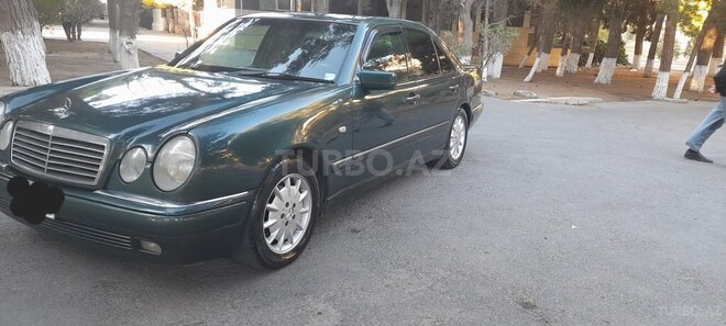 Mercedes E 220 1998, 560,000 km - 2.2 l - Sumqayıt
