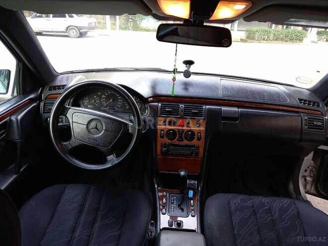 Mercedes E 230 1997, 432,000 km - 2.3 l - Lənkəran