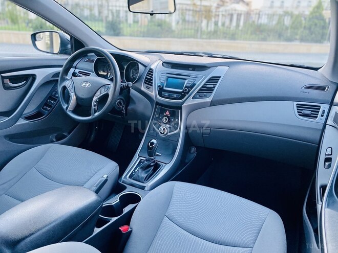 Hyundai Elantra 2015, 90,000 km - 1.8 l - Bakı