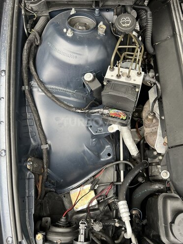 BMW 525 2002, 253,000 km - 2.5 l - Bakı