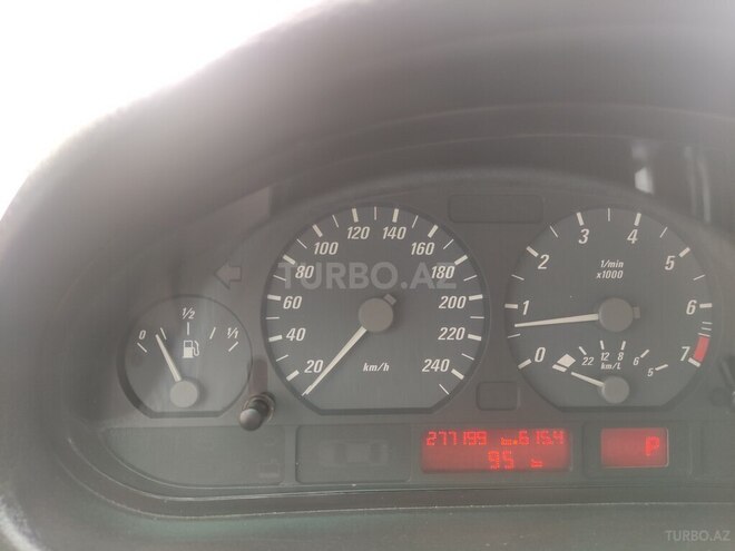 BMW 325 2003, 278,000 km - 2.5 l - Bakı
