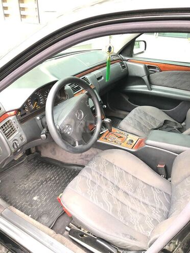 Mercedes E 200 1998, 344,000 km - 2.0 l - Bakı