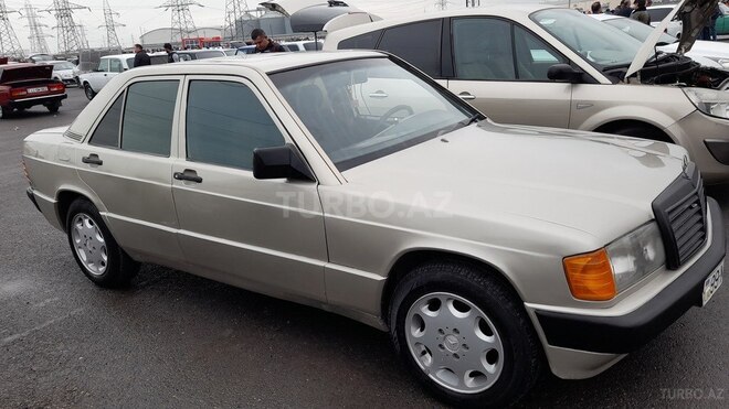 Mercedes 190 1990, 360,000 km - 2.0 l - Salyan