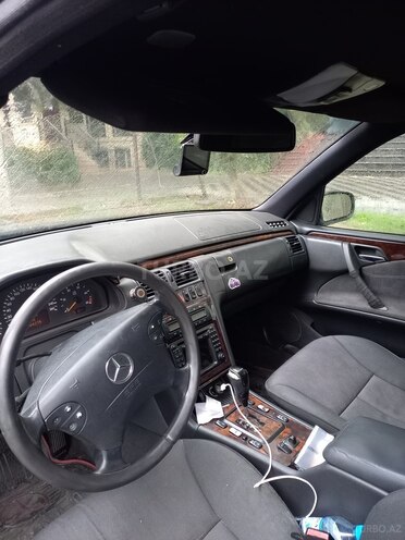 Mercedes E 220 2000, 464,200 km - 2.2 l - Bakı