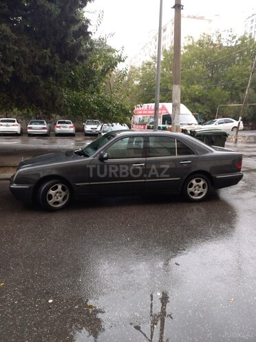 Mercedes E 220 2000, 464,200 km - 2.2 l - Bakı