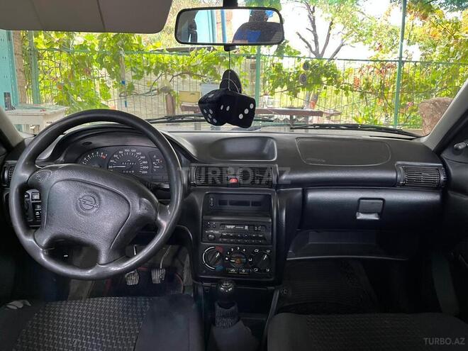 Opel Astra 1997, 325,000 km - 1.6 l - Şirvan