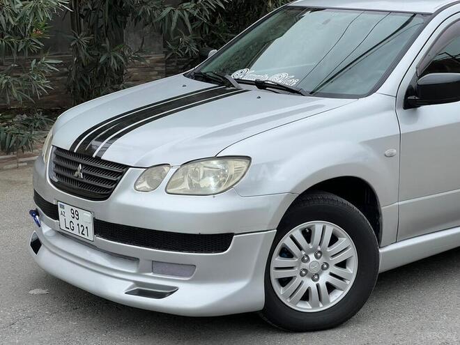 Mitsubishi Airtrek 2001, 299,000 km - 2.0 л - Bakı