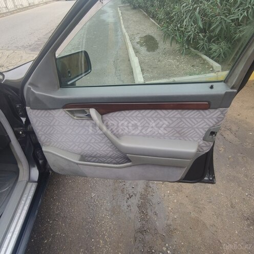 Mercedes C 220 1995, 312,421 km - 2.2 l - Bakı
