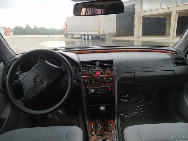Mercedes C 220 1998, 412,000 km - 2.2 l - Şamaxı