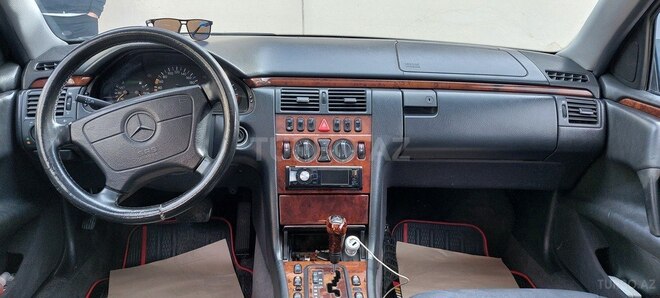 Mercedes E 200 1998, 264,488 km - 2.0 l - Gəncə