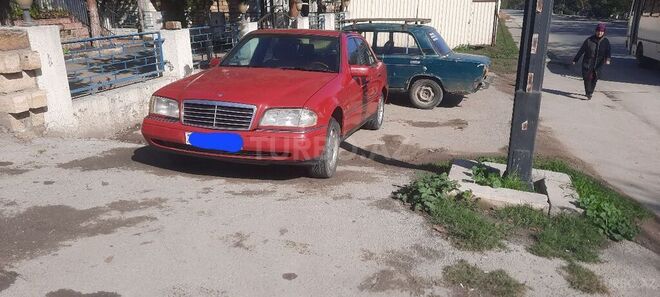 Mercedes C 200 1995, 250,000 km - 2.0 l - Qusar