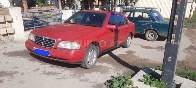 Mercedes C 200 1995, 250,000 km - 2.0 l - Qusar