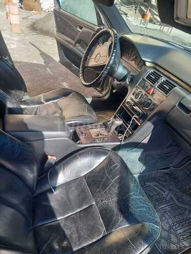 Mercedes E 240 1998, 390,801 km - 2.4 l - Gəncə