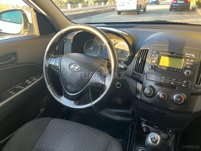 Toyota Corolla 2011, 154,000 km - 1.4 л - Bakı
