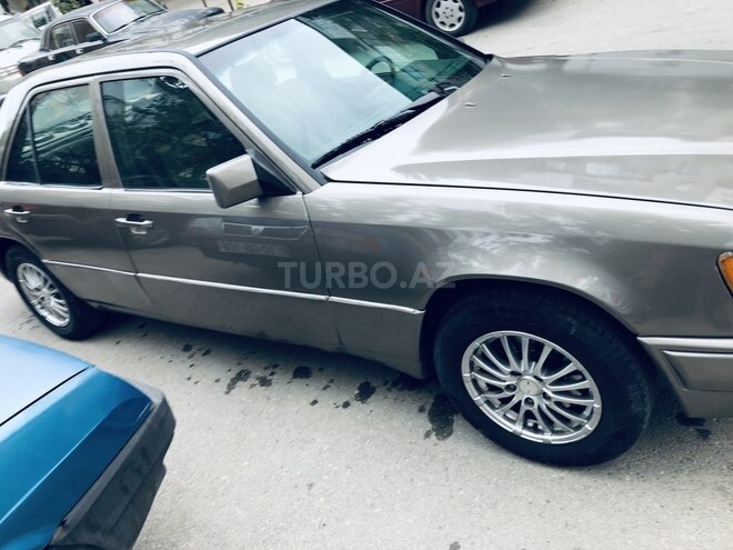 Mercedes E 200 1990, 241,041 km - 2.0 l - Sumqayıt