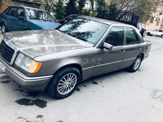 Mercedes E 200 1990, 241,041 km - 2.0 l - Sumqayıt
