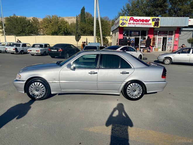 Mercedes C 220 1999, 390,000 km - 2.2 l - Mingəçevir