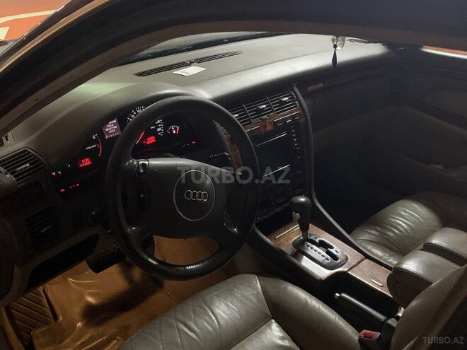 Audi A8 2001, 177,000 km - 2.8 l - Bakı