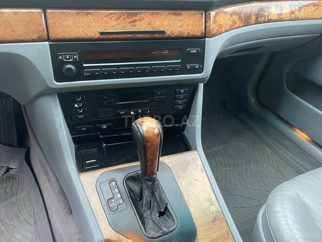 BMW 528 1999, 199,000 km - 2.8 l - Xırdalan
