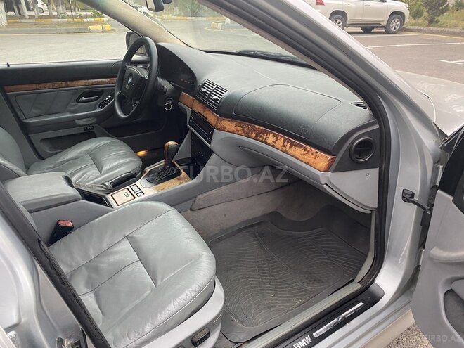 BMW 528 1999, 199,000 km - 2.8 l - Xırdalan