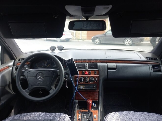 Mercedes E 200 1998, 582,000 km - 2.0 l - Bakı