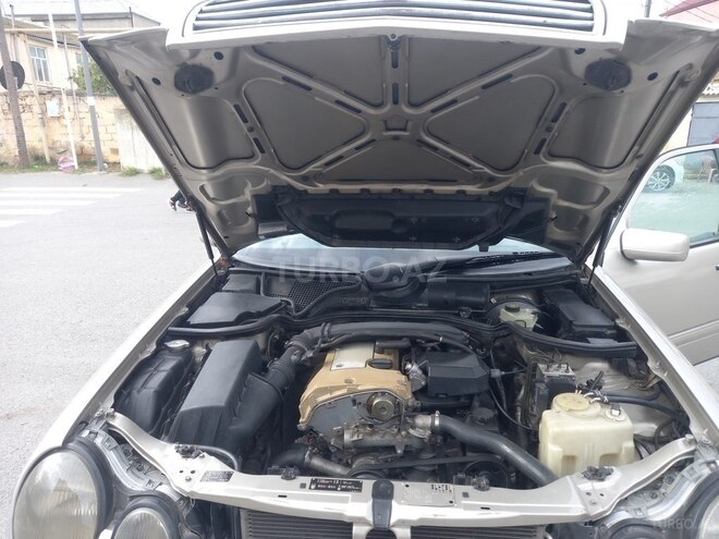 Mercedes E 200 1998, 582,000 km - 2.0 l - Bakı