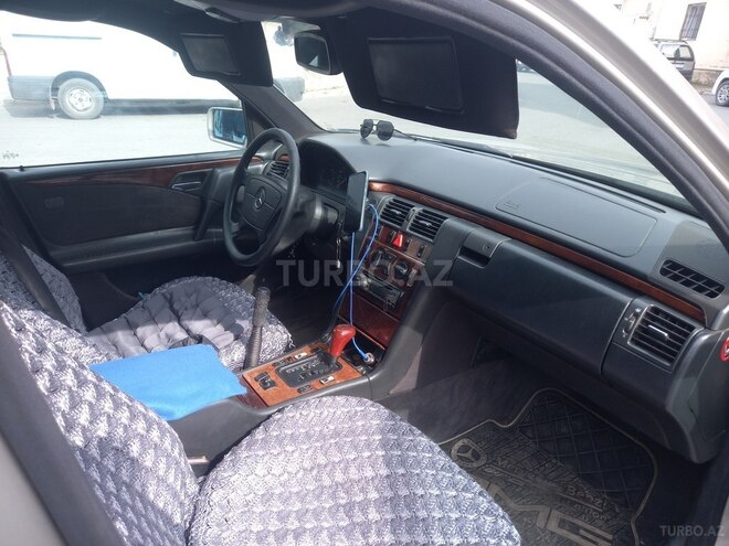 Mercedes E 200 1998, 582,000 km - 2.0 l - Bakı
