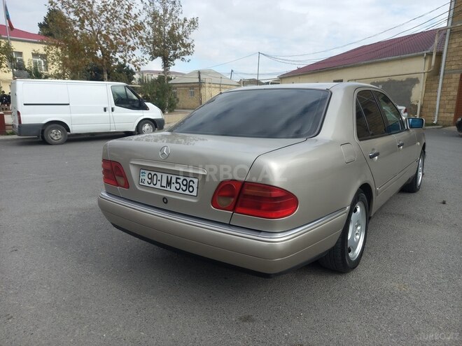 Mercedes E 200 1998, 582,000 km - 2.0 l - Bakı