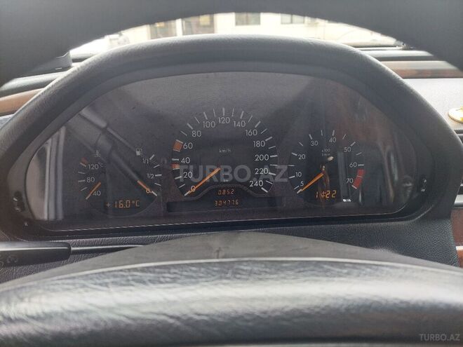 Mercedes C 230 1997, 304,000 km - 2.3 l - Bakı