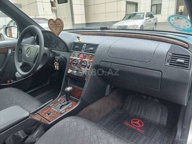 Mercedes C 230 1997, 304,000 km - 2.3 l - Bakı