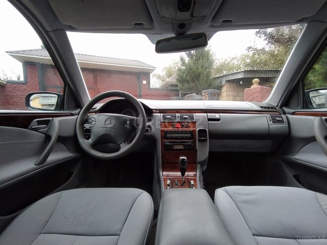 Mercedes E 220 2001, 700,000 km - 2.2 l - Sabirabad