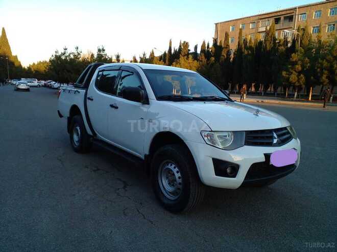 Mitsubishi L200 2011, 200,000 km - 2.5 l - Gəncə