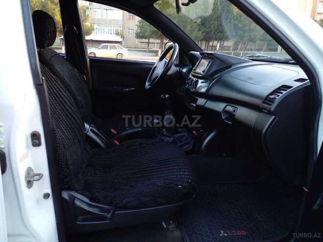 Mitsubishi L200 2011, 200,000 km - 2.5 l - Gəncə