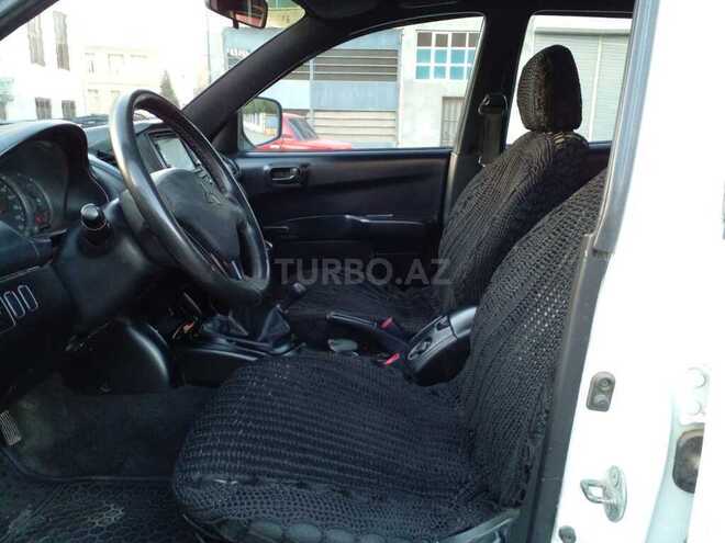 Mitsubishi L200 2011, 200,000 km - 2.5 l - Gəncə