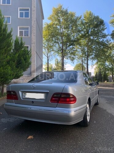 Mercedes E 220 2001, 490,000 km - 2.2 л - İsmayıllı